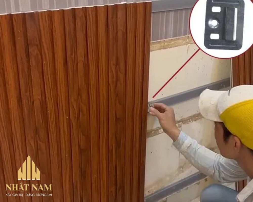 Nên ốp tường bằng gạch hay nhựa? Loại nào tốt hơn?